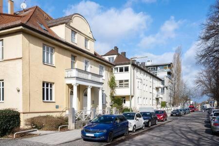 2bedroom In Historic Near Nymphenburg Palace Appartement München